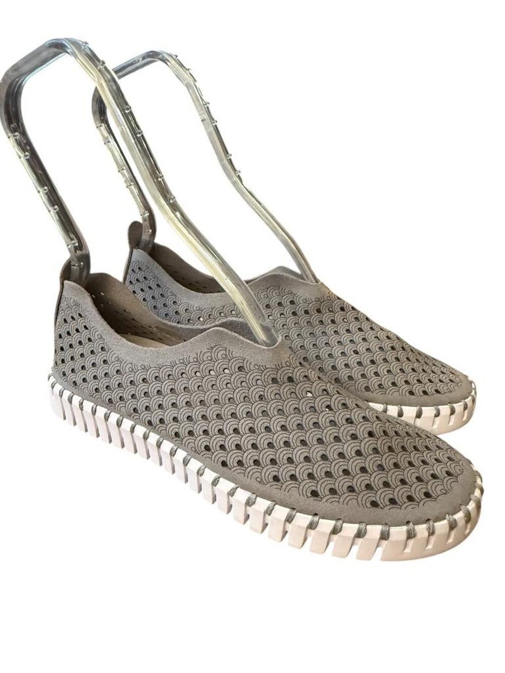 Isle Jacobsen Tulip Laser Cut Gray Leather Slip On Women size 38 US 8